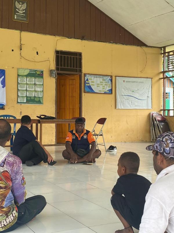 Pelaksanaan Sosialisasi dan Pelatihan kepada Masyarakat kampung Kweel
